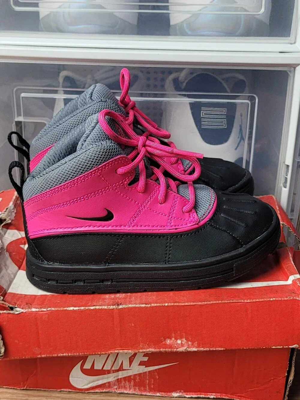 Girls Nike ACG Woodside 2 High Winter Boots 9c Pink Black